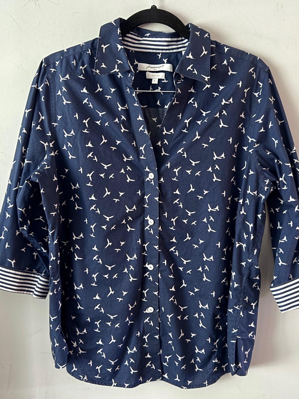 Foxcroft Navy with White Bird Print Tailored Button-Down Shirt Top Size L NWOT - Picture 2 of 9